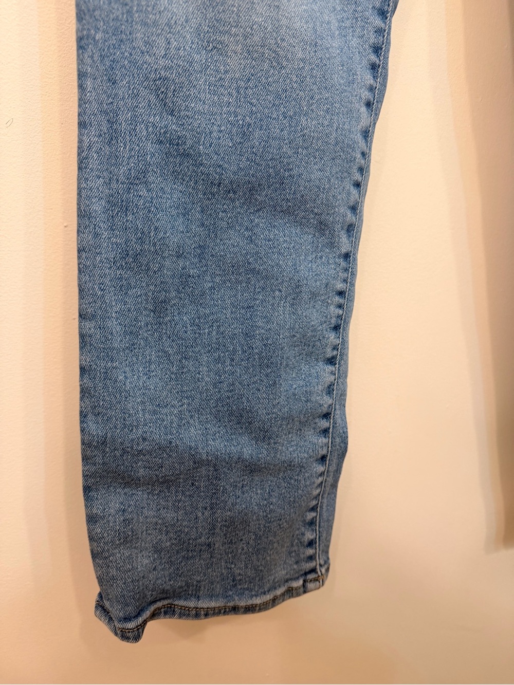 Hidden Jeans Light Blue Straight-Leg Crop Jeans - Women - Picture 6 of 13